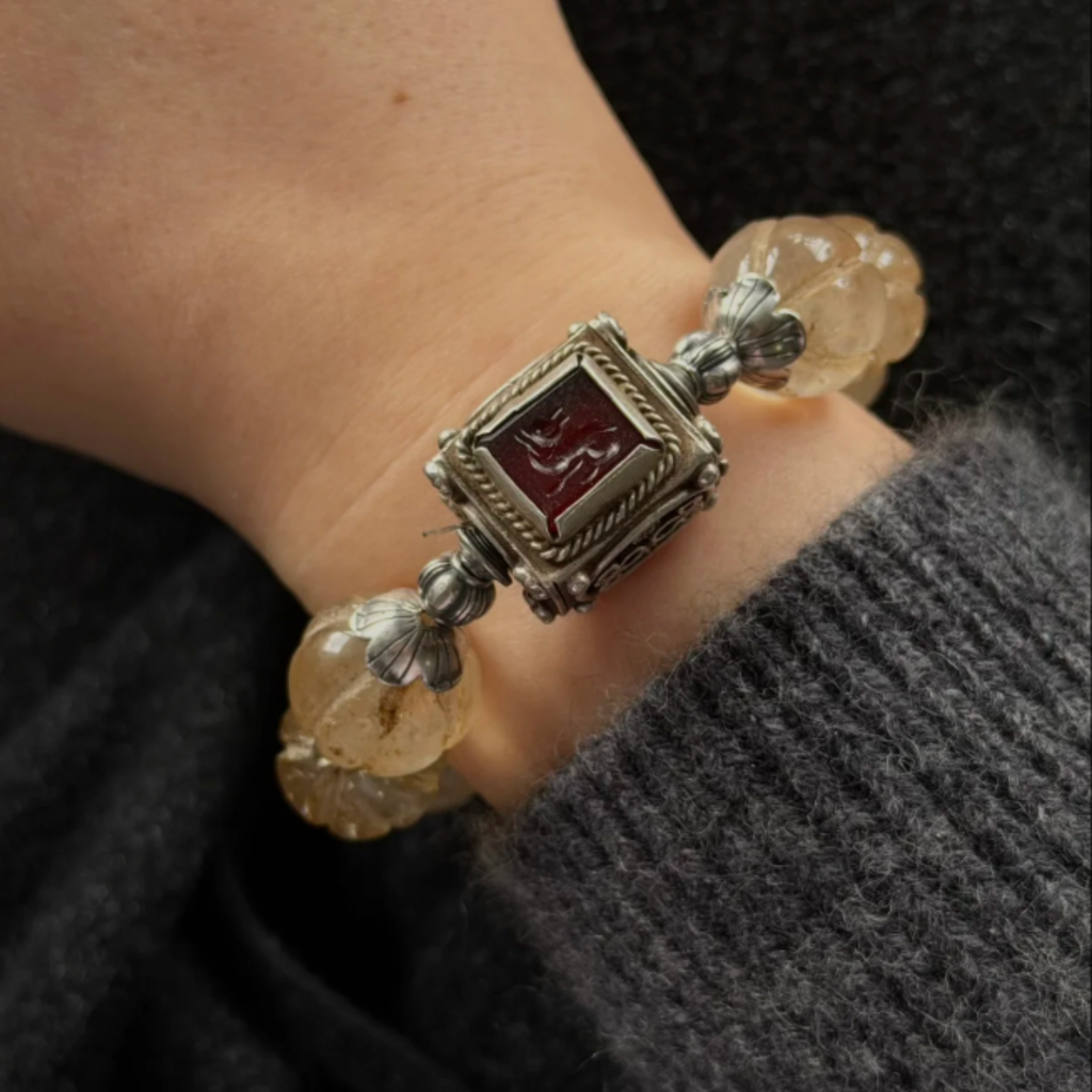 Hand-Carved Antique White Agate Melon Bracelet – The Stillness Stone